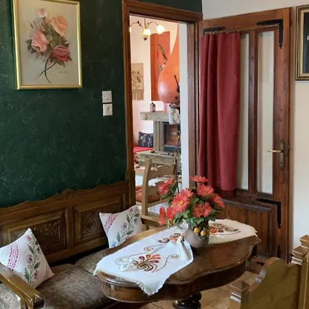 η θεα Traditional House