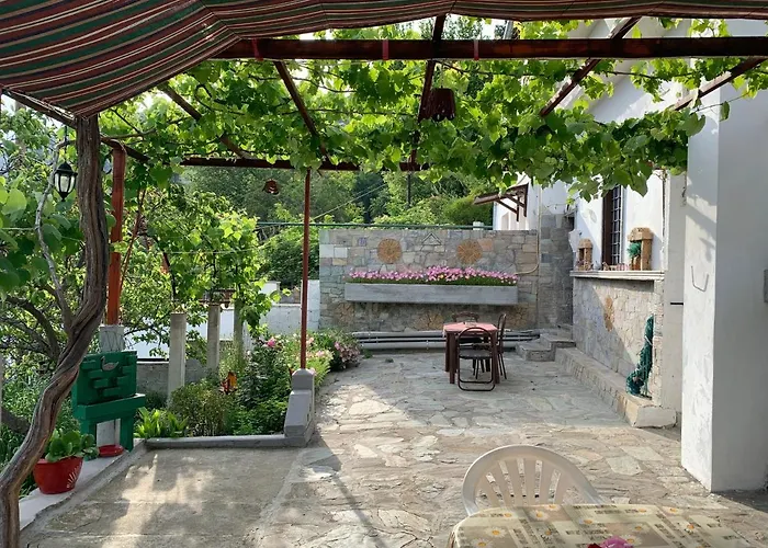 η θεα Traditional House 度假居